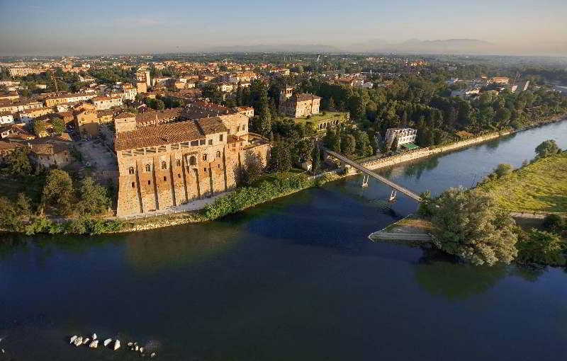 Castello Visconteo Hotel Cassano D'adda Bagian luar foto