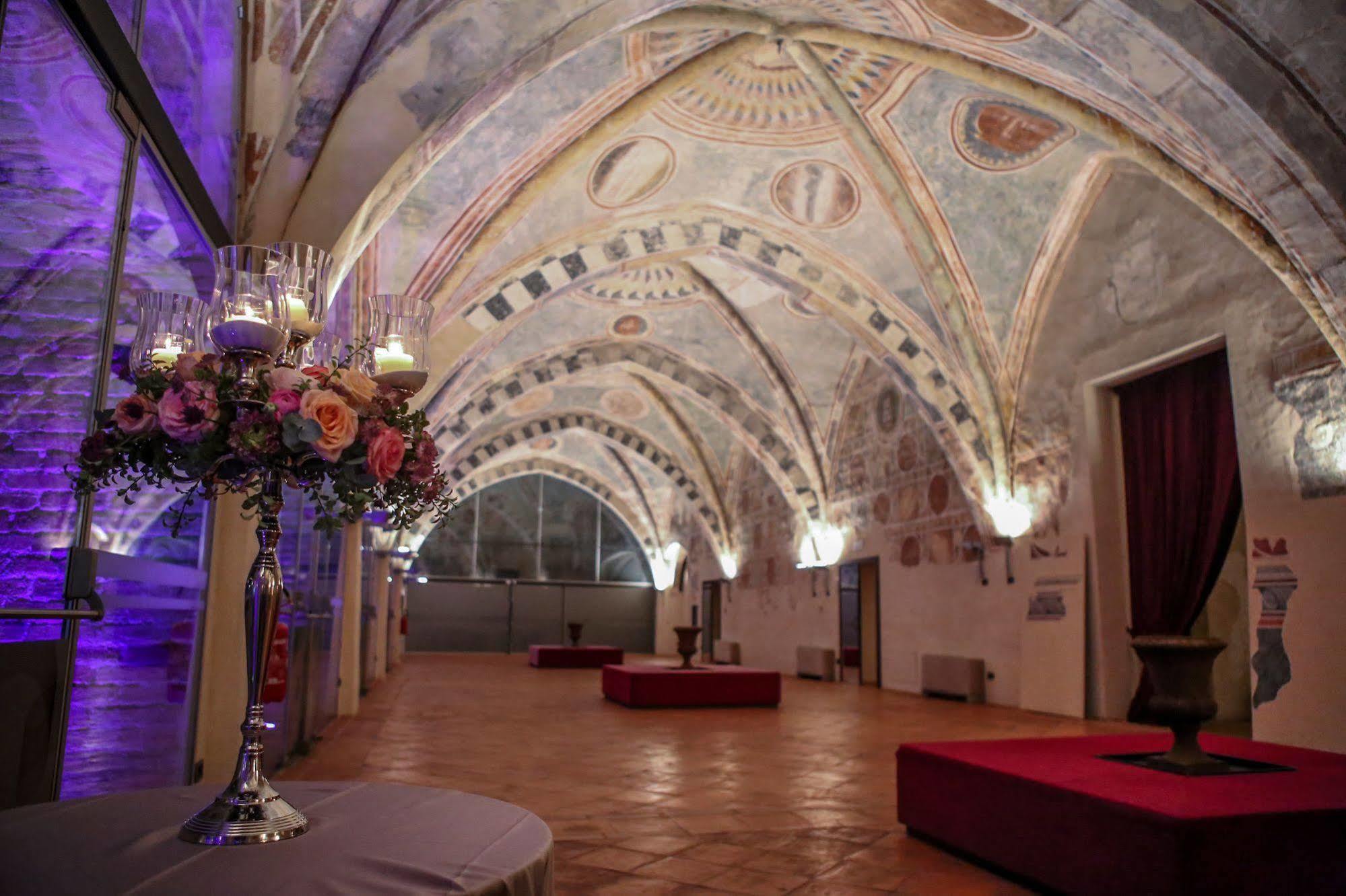 Castello Visconteo Hotel Cassano D'adda Bagian luar foto