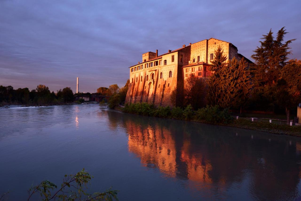 Castello Visconteo Hotel Cassano D'adda Bagian luar foto