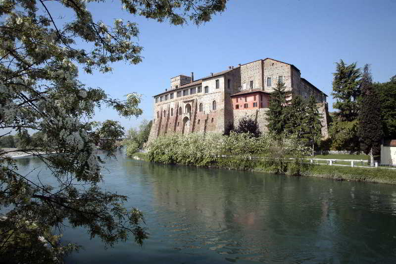 Castello Visconteo Hotel Cassano D'adda Bagian luar foto